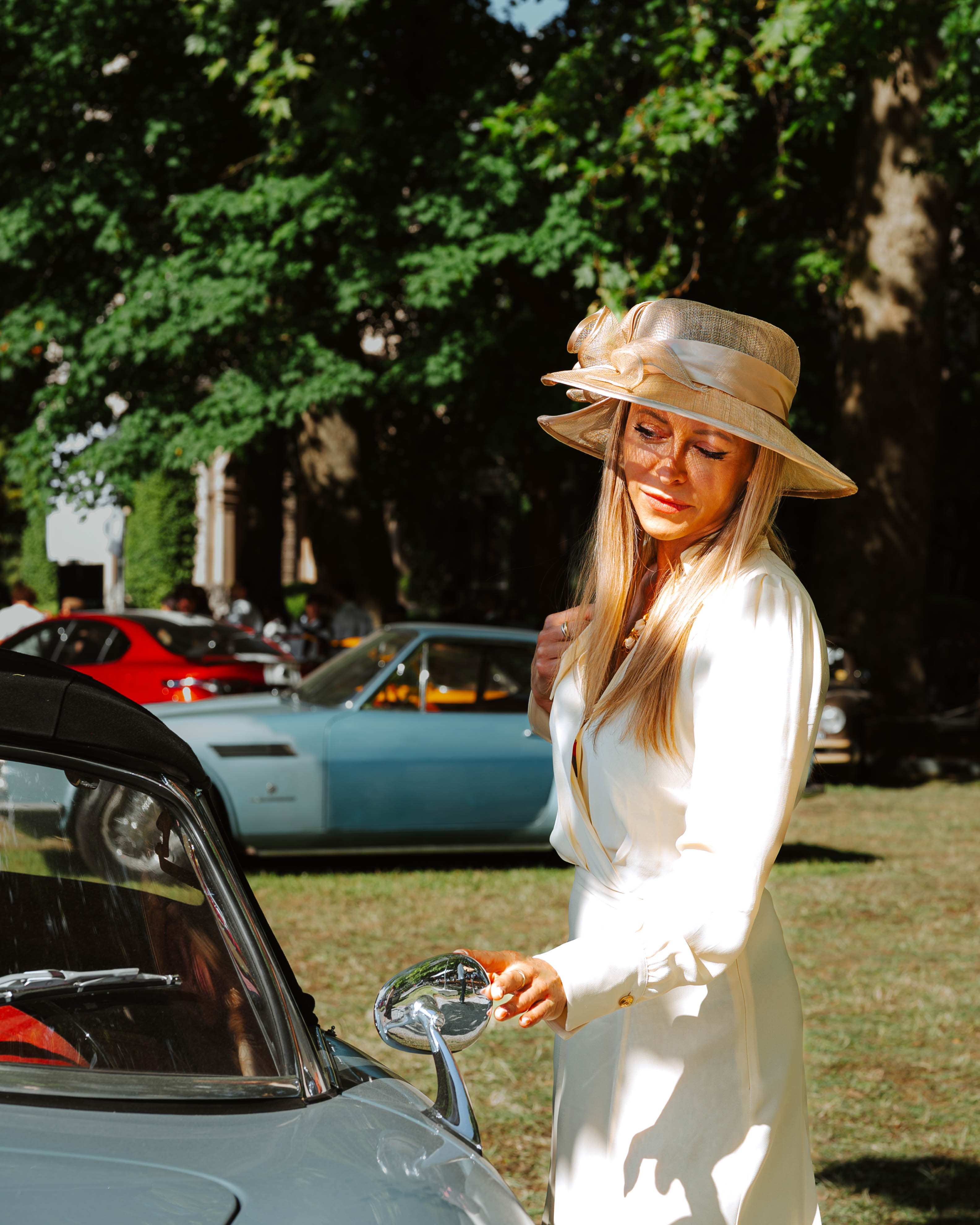 Elegant automotive lifestyle portrait by Simone Slawitz