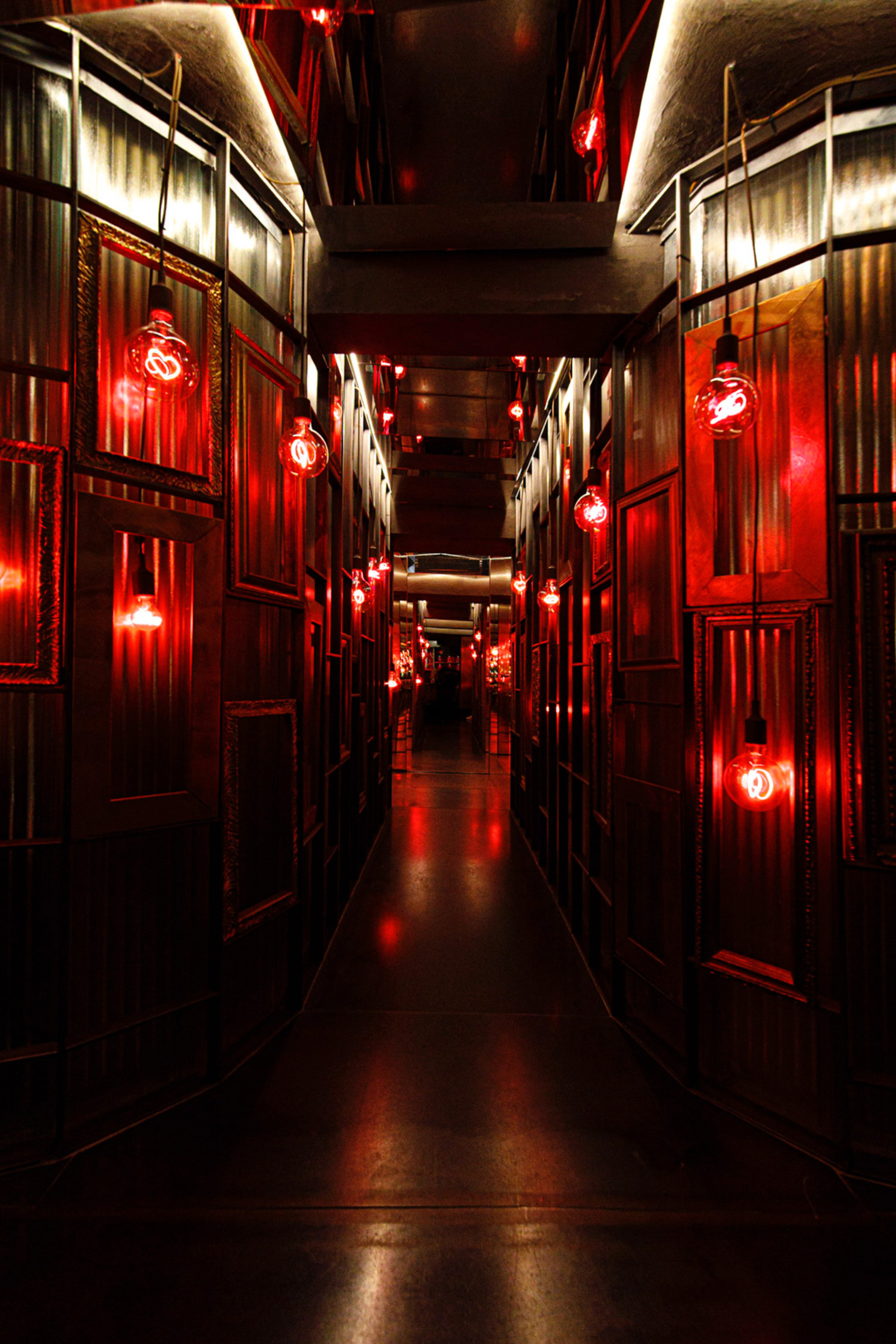 After-dark luxury atmosphere, editorial photograph by Simone Slawitz